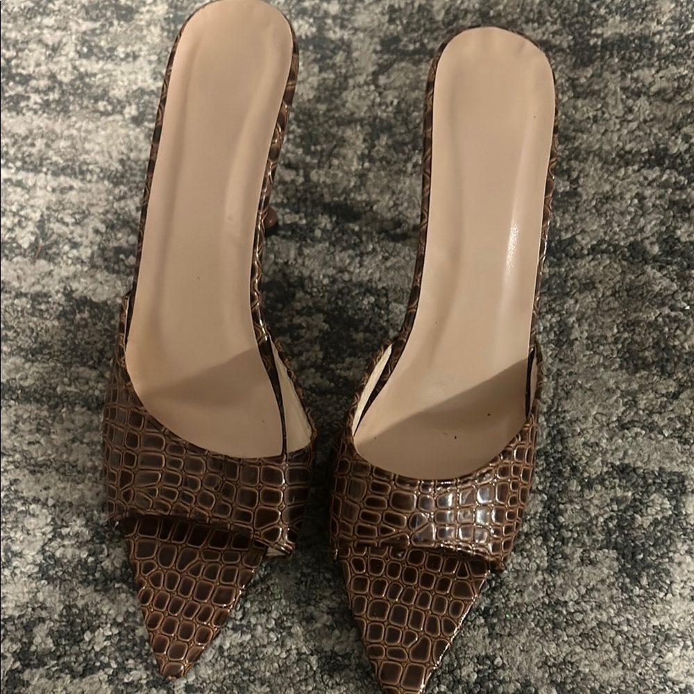 Elegant Brown Croc-Embossed Women's Mules